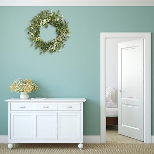 20 Inch Green Eucalyptus Wreath with Berry