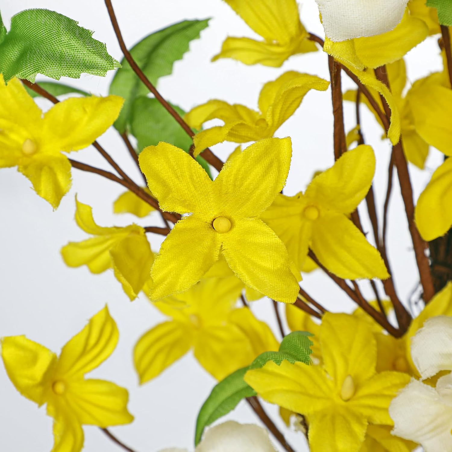 DILATATA 20 Inch Artificial Forsythia Wreath with Daisy