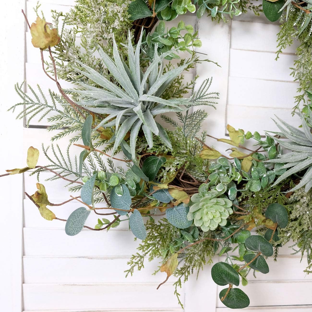Idyllic 22 Inch Artificial Succulents Wreath for Front Door
