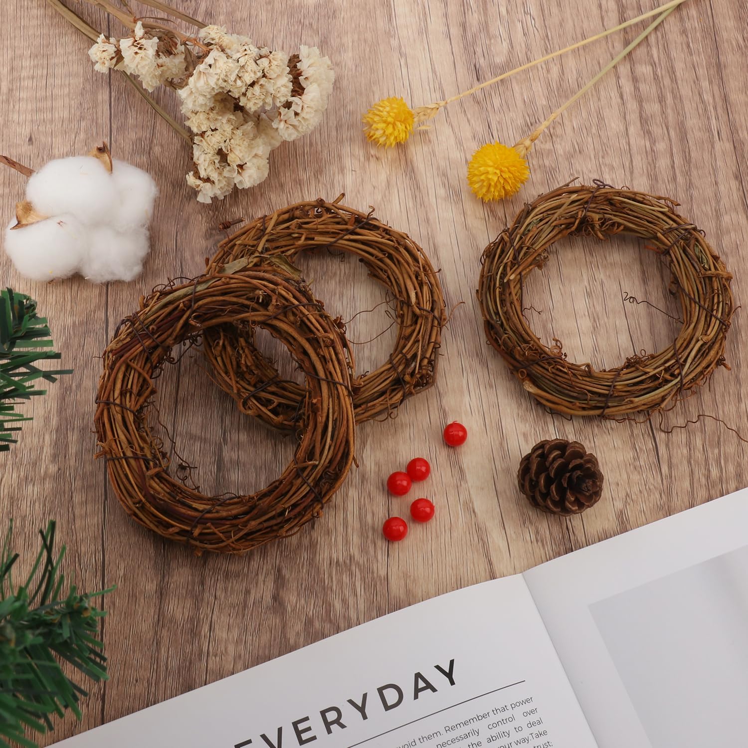 40PCS Natural Grapevine Wreaths for DIY and Christmas Decor