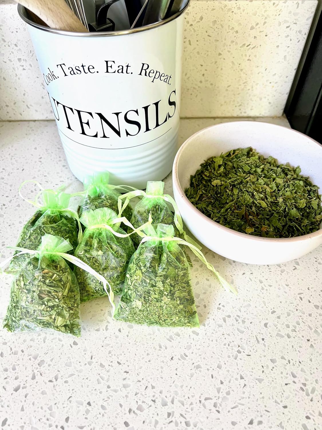 12 Mint Sachets with USA Fresh Scent