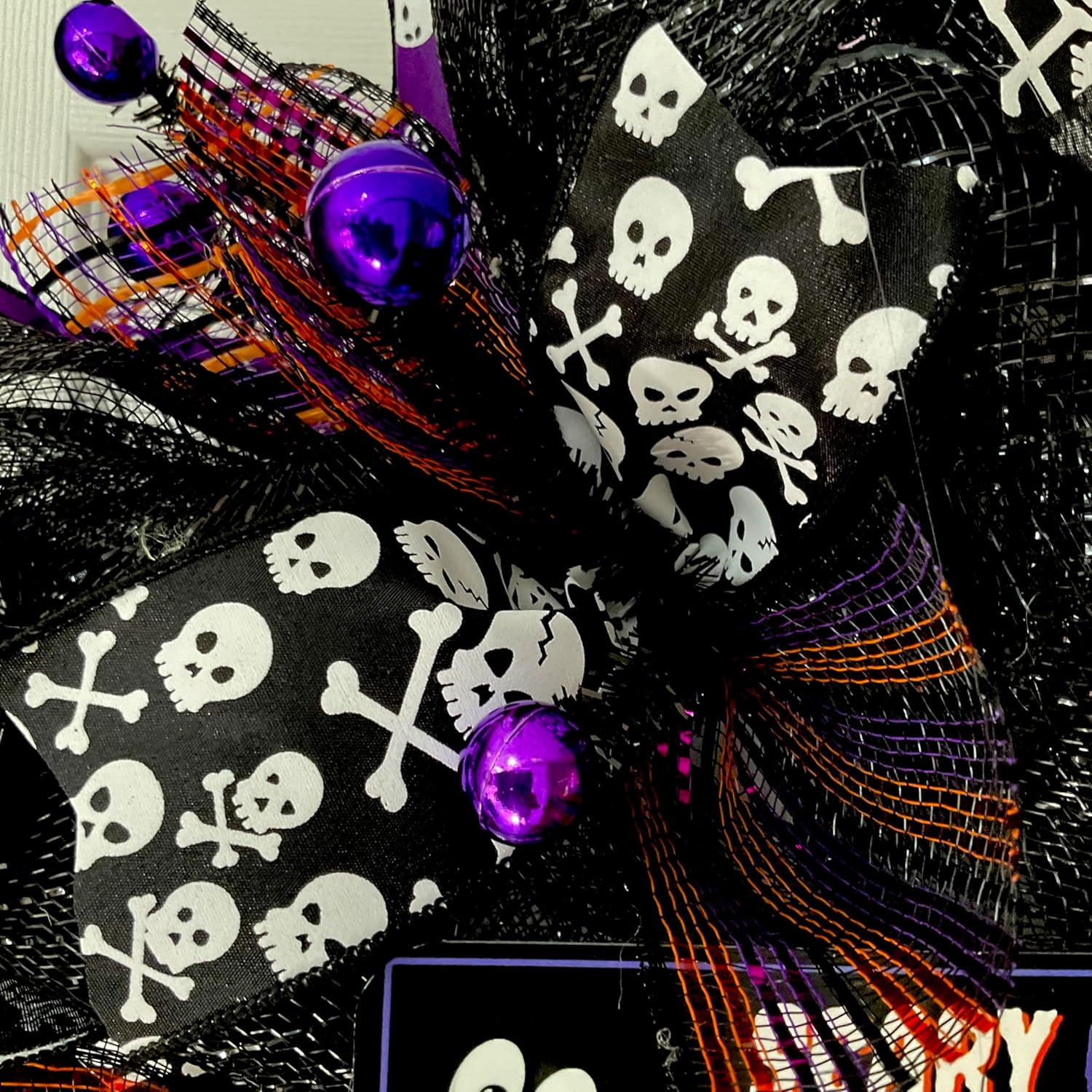 Scary Creepy Skeletons Halloween Wreath 24 or 28 Inches