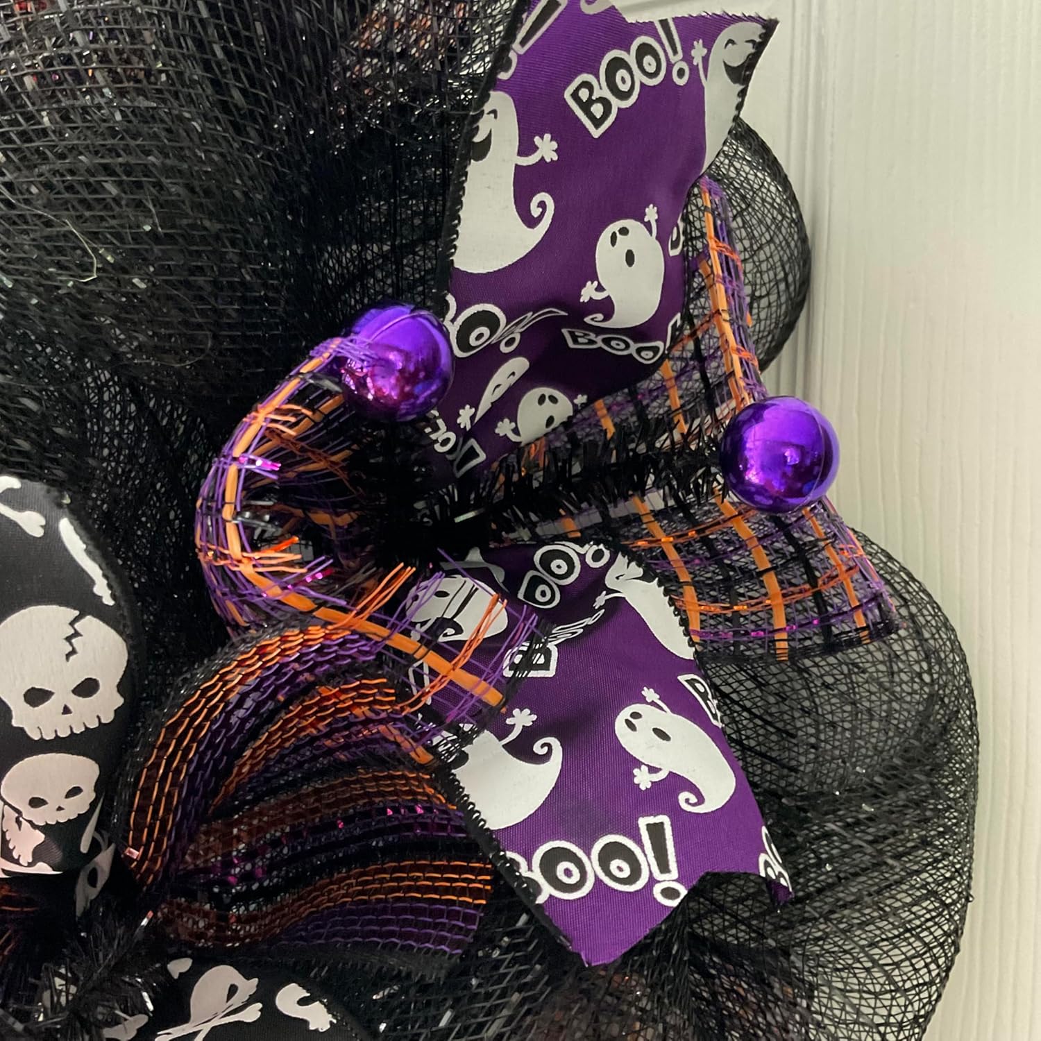 Scary Creepy Skeletons Halloween Wreath 24 or 28 Inches