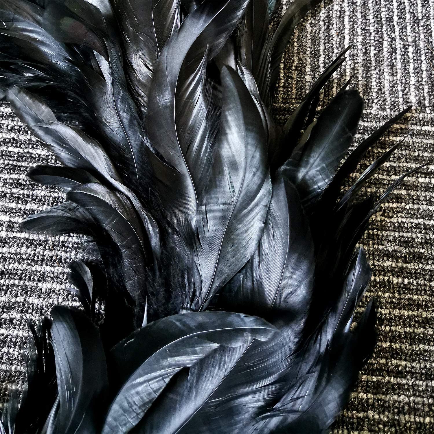 MOVINPE Black Feather Wreath - Halloween Decor